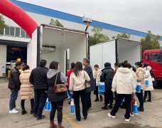 真發(fā)泡聚氨酯冷藏車，一車能頂兩車用